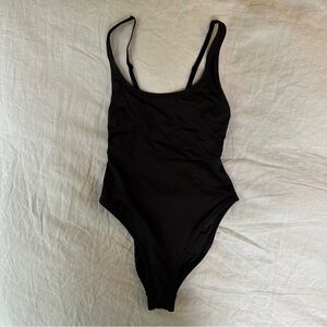 SKIMS | One-piece Swimsuit | Black | S